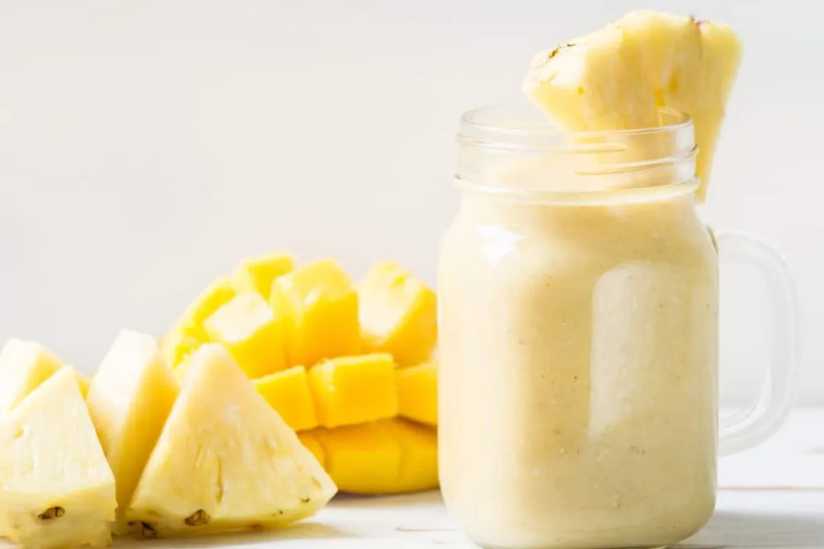 Smoothie de Abacaxi com Manga Refrescante para Verão