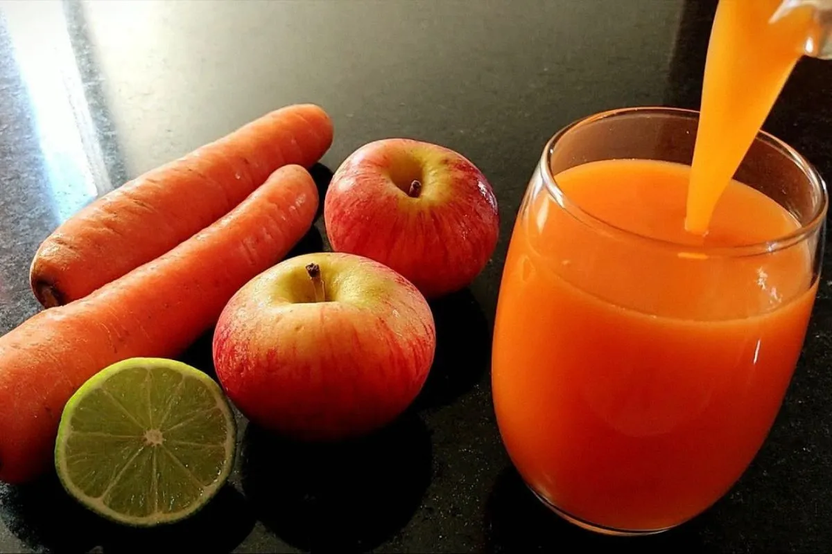 Suco de Cenoura Limão e Maçã Refrescante para o Verão